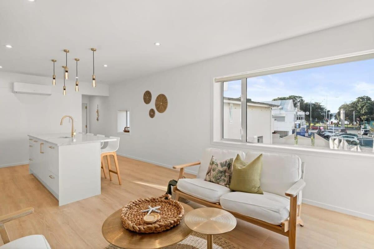 Appartamento Luxury Apart, Seaviews & Balcony, Full Kitchen & Heat Pump Auckland Esterno foto